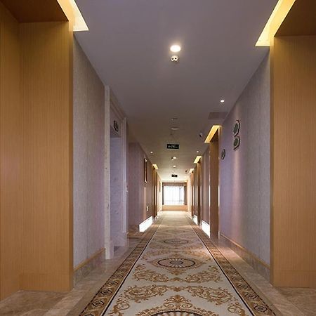 Vienna 3 Best Hotel Dongguan Liaobu Veicle City מראה חיצוני תמונה